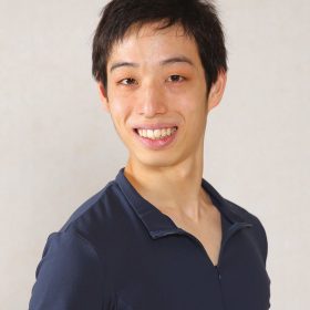 二山 治雄